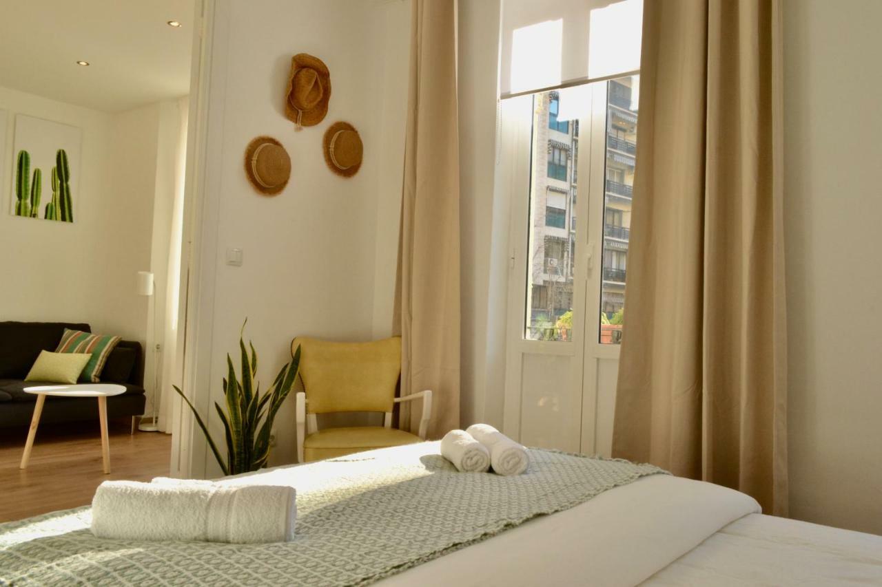 Hola Valencia - Holiday Apartments Zewnętrze zdjęcie